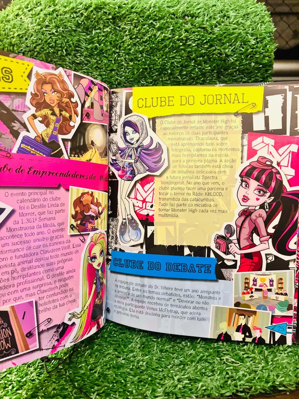 Livro Fearbook Monster High - Foto 5