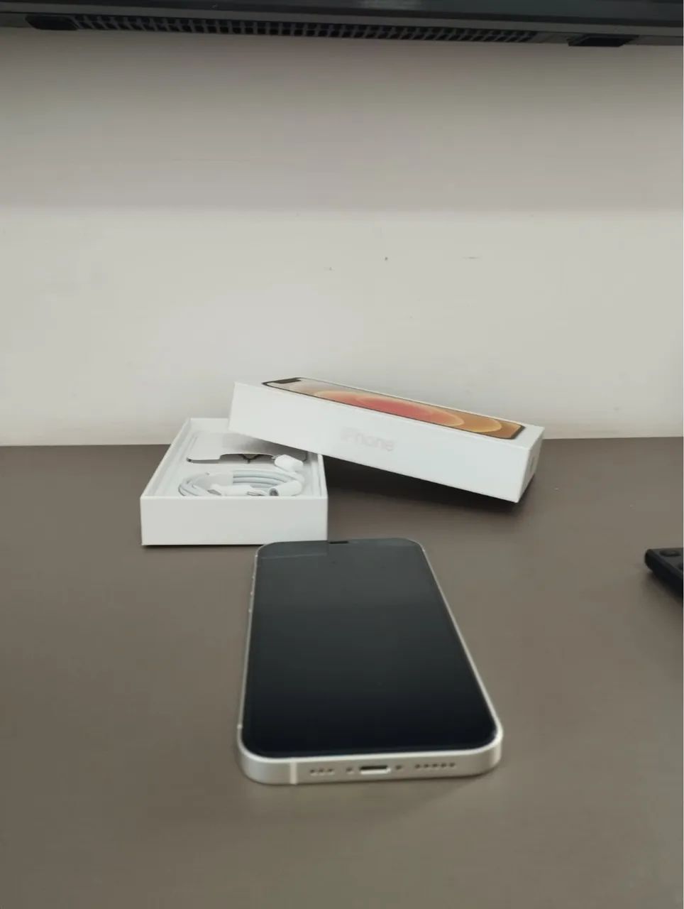 iPhone 12 64 GB - Estado de novo - Muito bem conservado