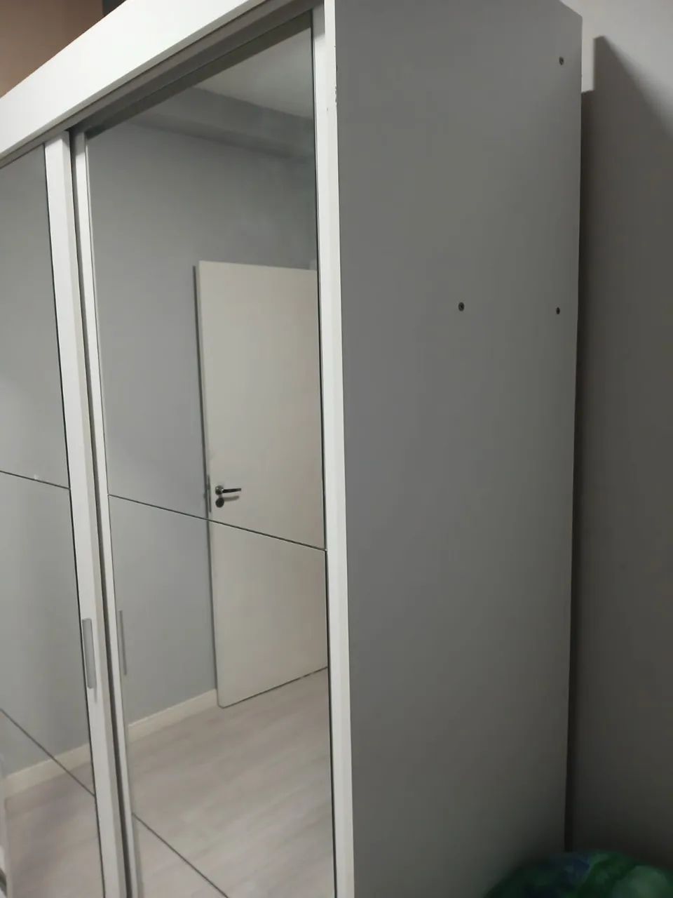 Guarda roupa grande - COM DETALHE