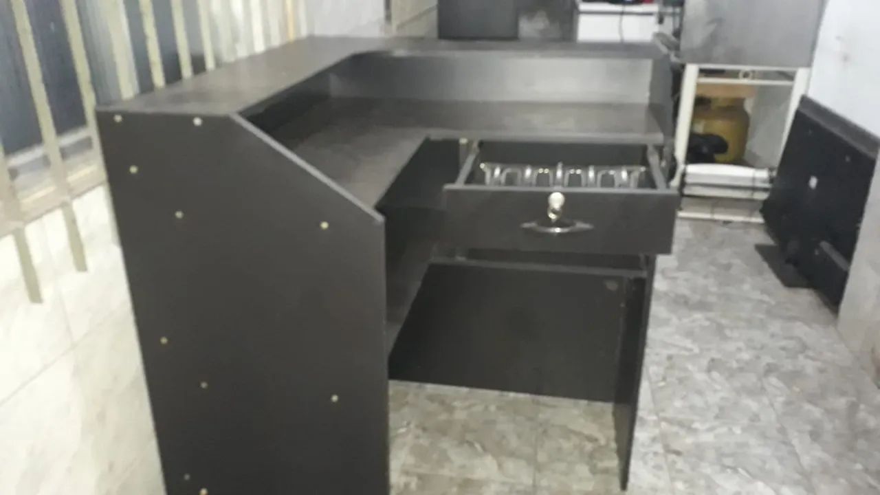 Balcão em L para comércio