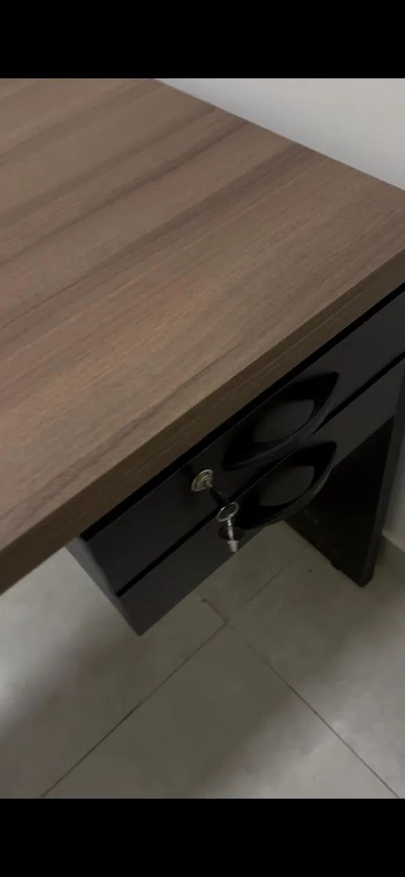 Mesa de Escritório - Com Gaveta com Tranca - Foto 4