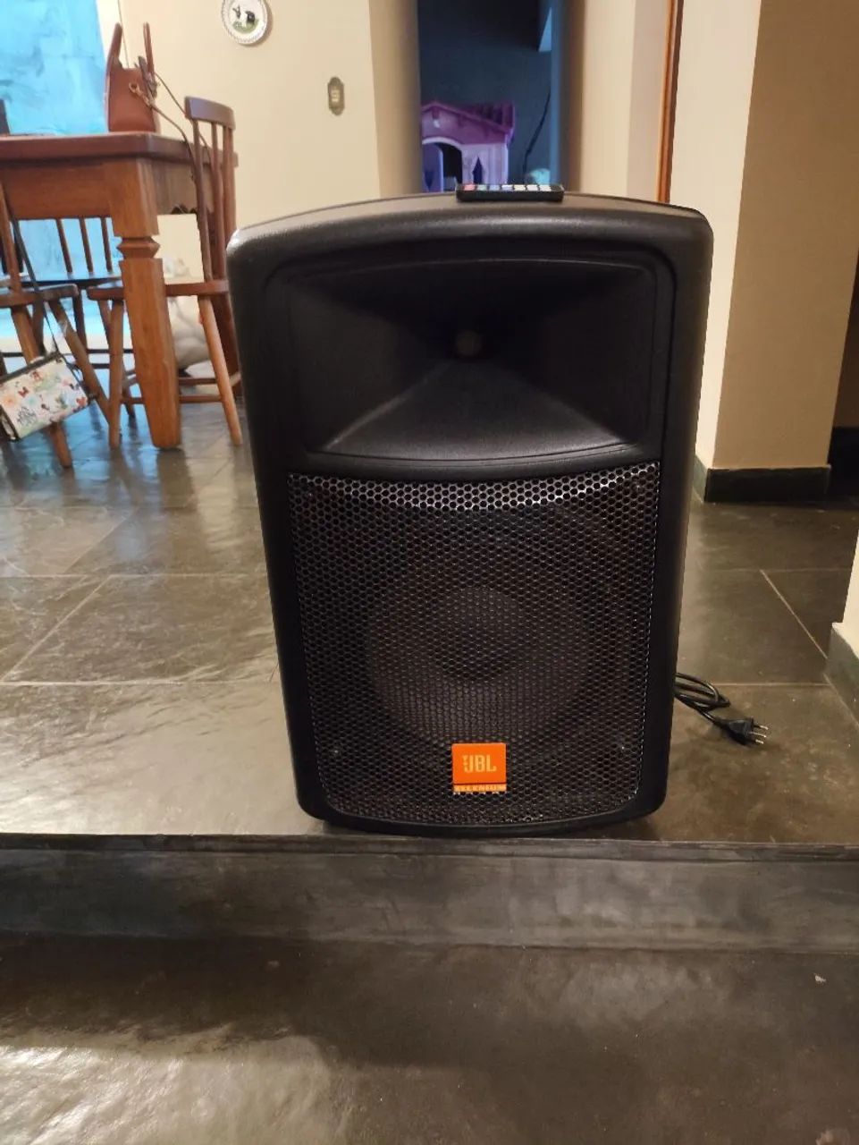 Caixa de som JBL JS121A com bluetooth 