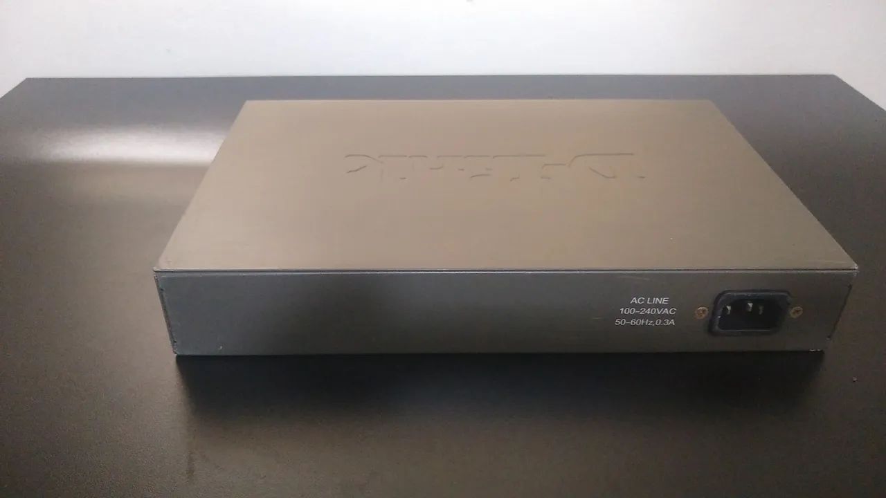 Switch D-Link DES-1024D.  - Foto 3