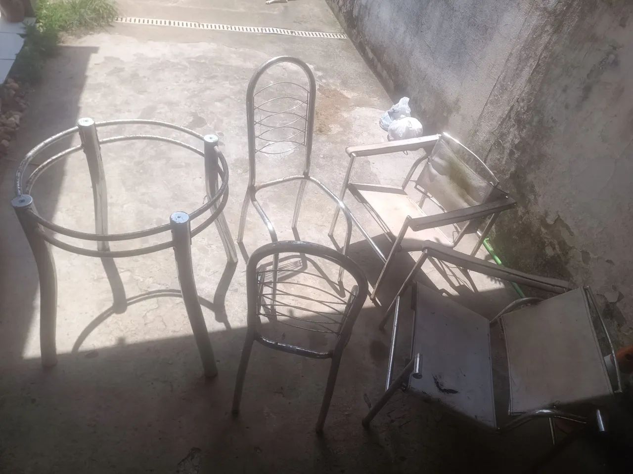 Conjunto mesa cadeiras alumínio para restaurar  - Foto 2