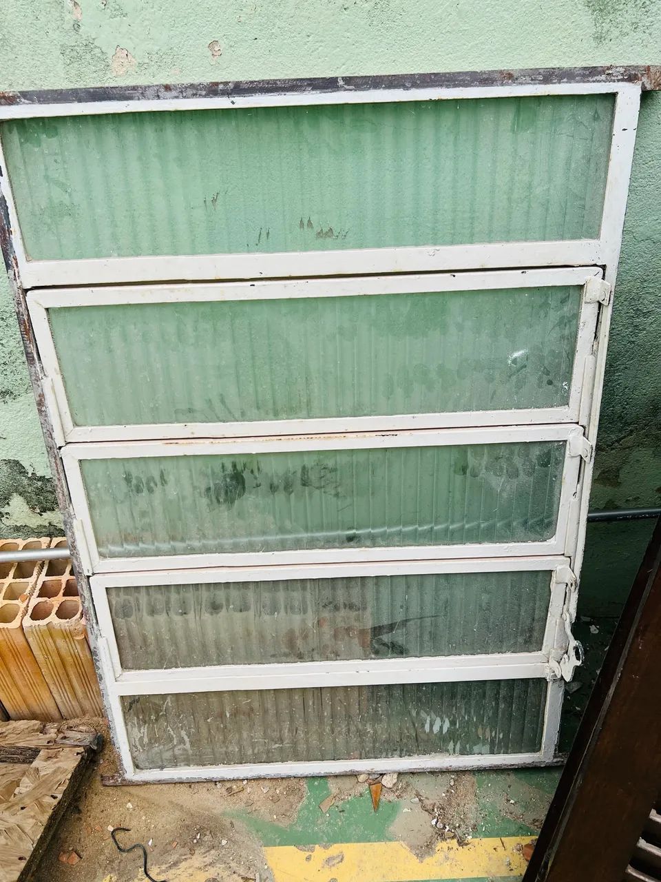 Janela de vidro 64985879367170120