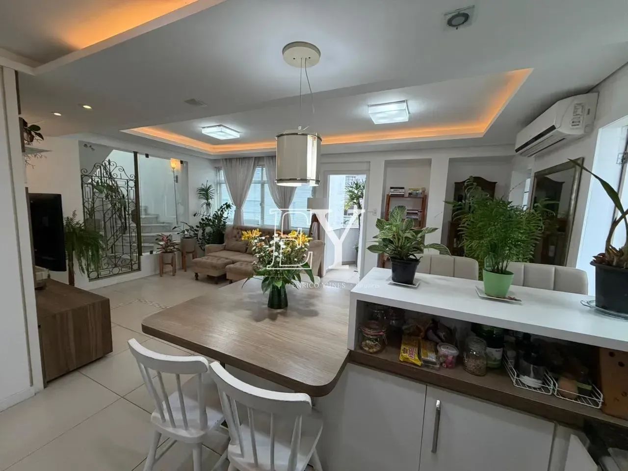 Cobertura Duplex Ampla com 3 Dormitórios e 130 m²  no Itacorubi - Florianópolis - SC - Foto 3
