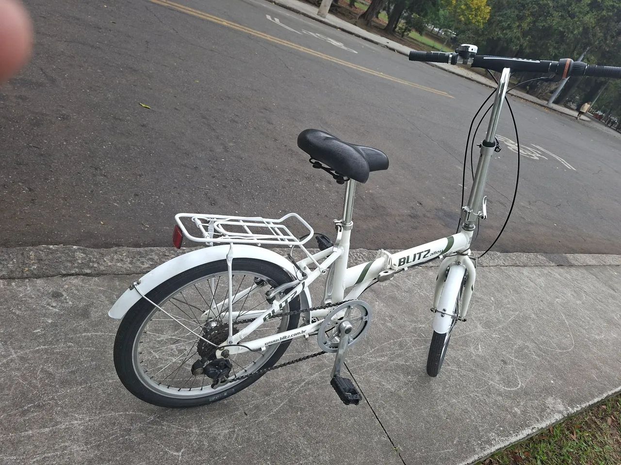 Bicicleta dobrável blitz aluminio - Foto 4