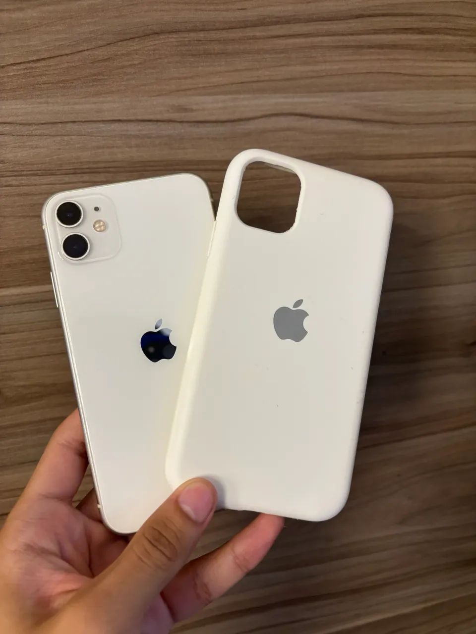 Apple iPhone 11 ホワイト 中古 64GB バッテリー74% iPhone 11 64gb 74%? - Celulares e Smartphones - Morada do Ouro