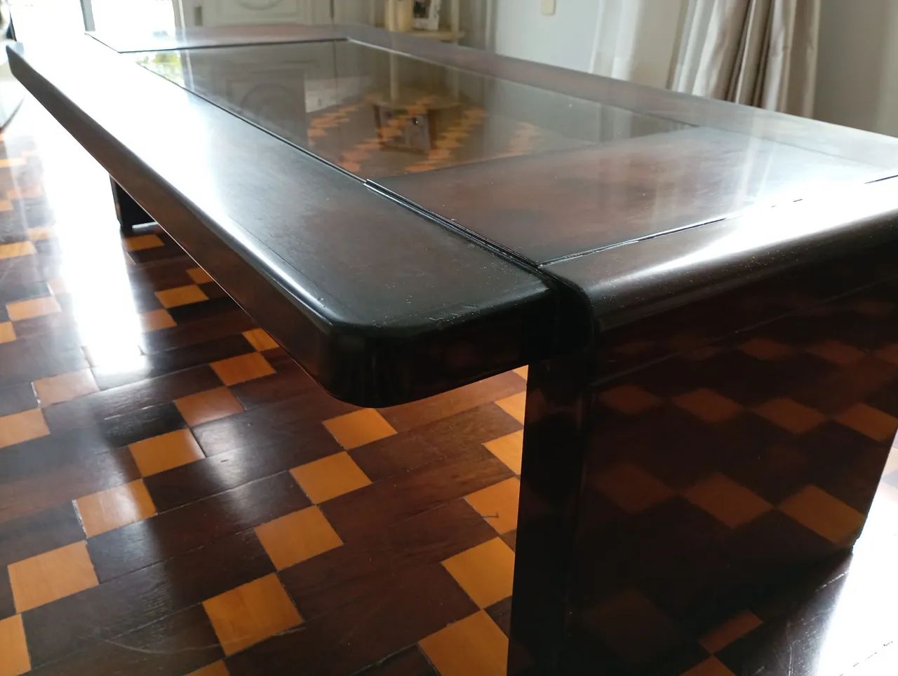 Mesa de centro de madeira com tampo de vidro - Foto 4