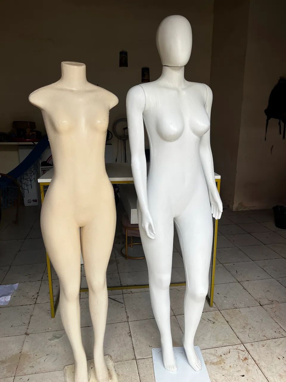 Vendo balcão, manequim,base para máquina e ilha 