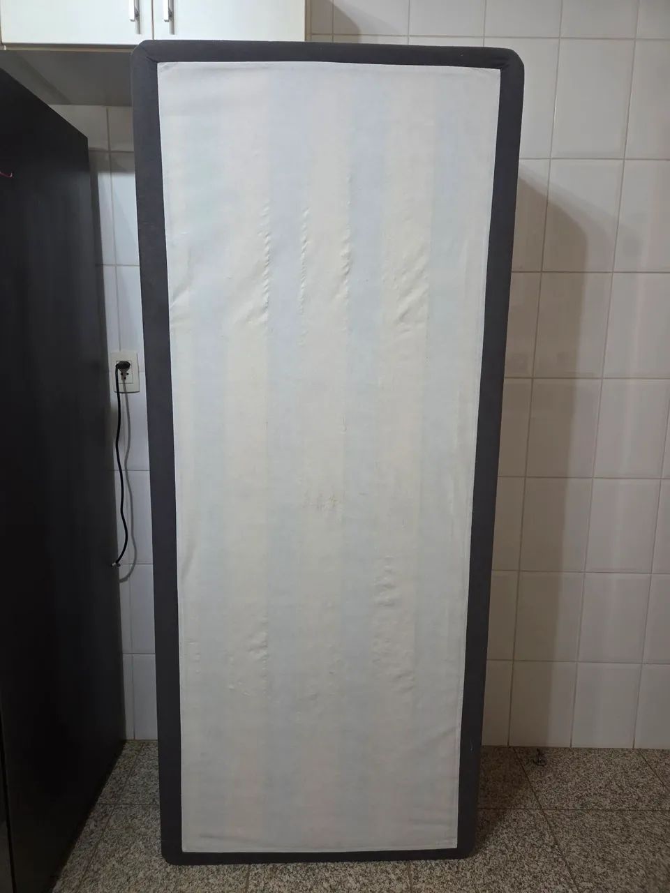 Base Box Solteiro com Rodízios