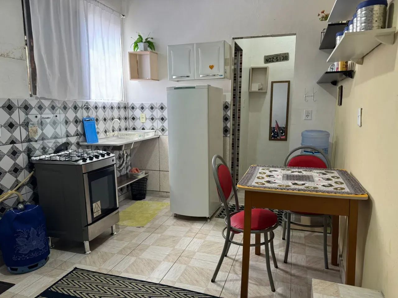 Alugo kitinet mobiliada de aproximadamente 20m² no bairro Japiim - Foto 3