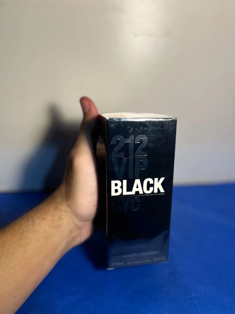 212 VIP Black Eau de Parfum 100ml - Foto 2