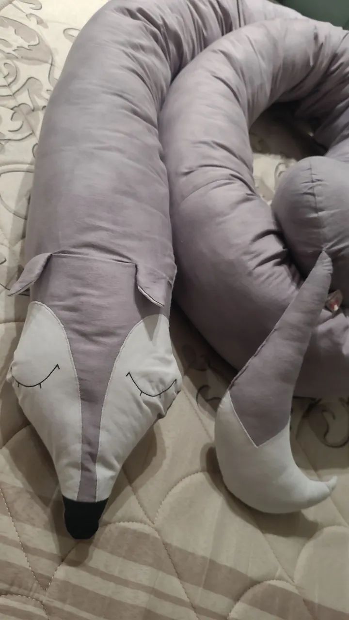 Minhocão almofada de proteção para berço ou cama