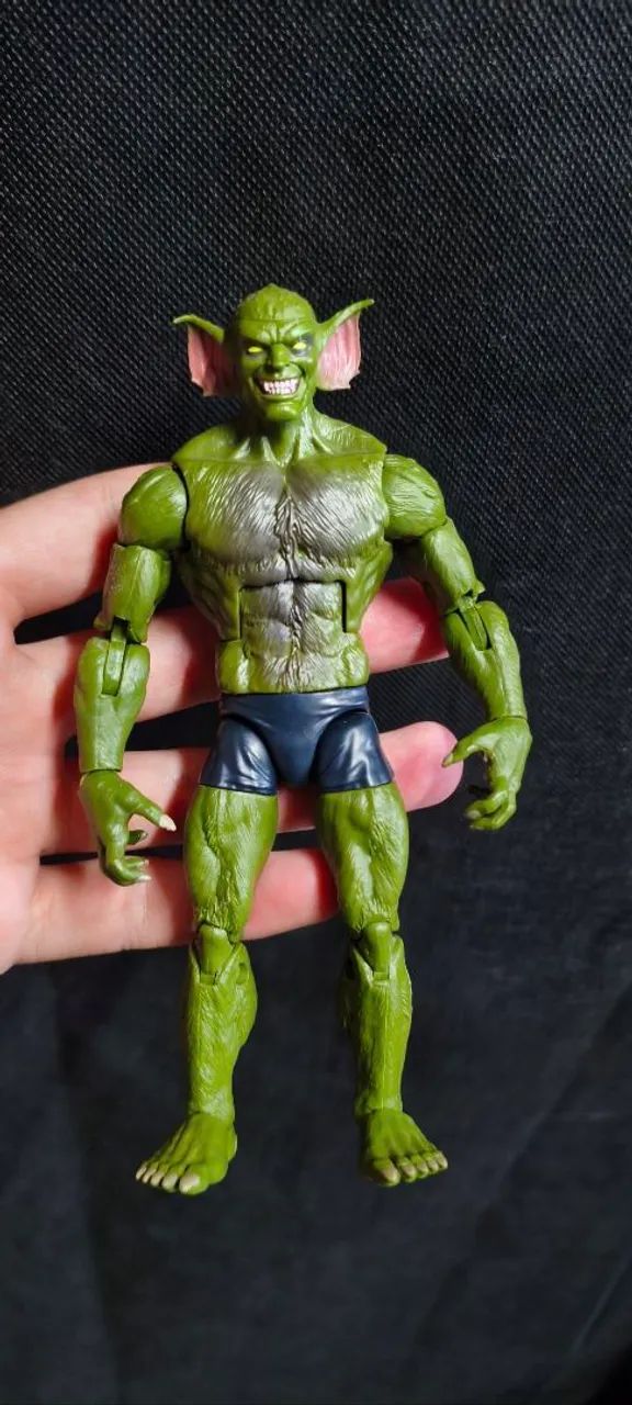 Boneco chacal marvel