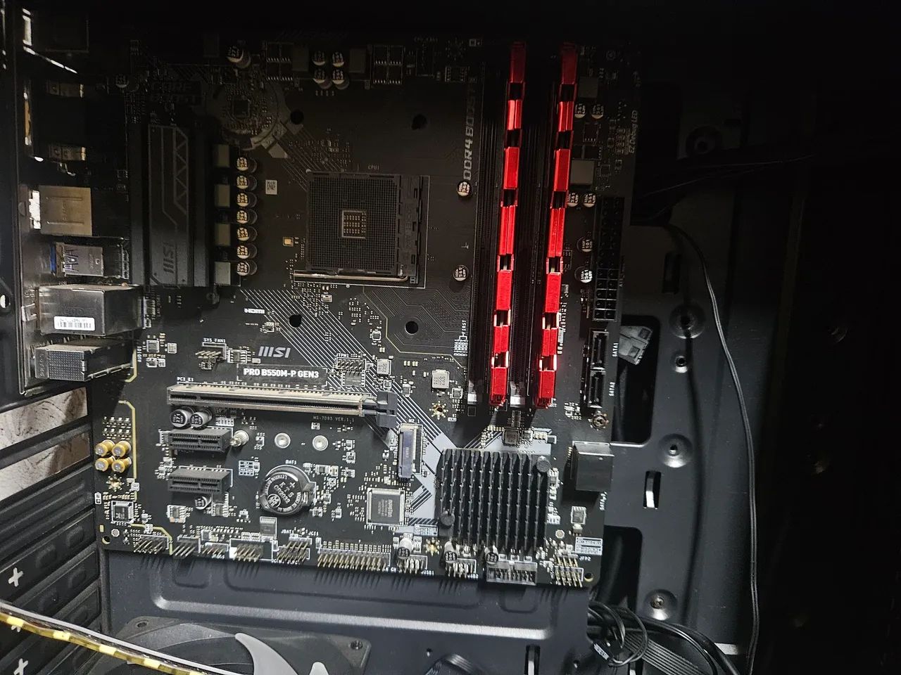 B550m gen3 + 2x pente de memória ram 8gb ddr4