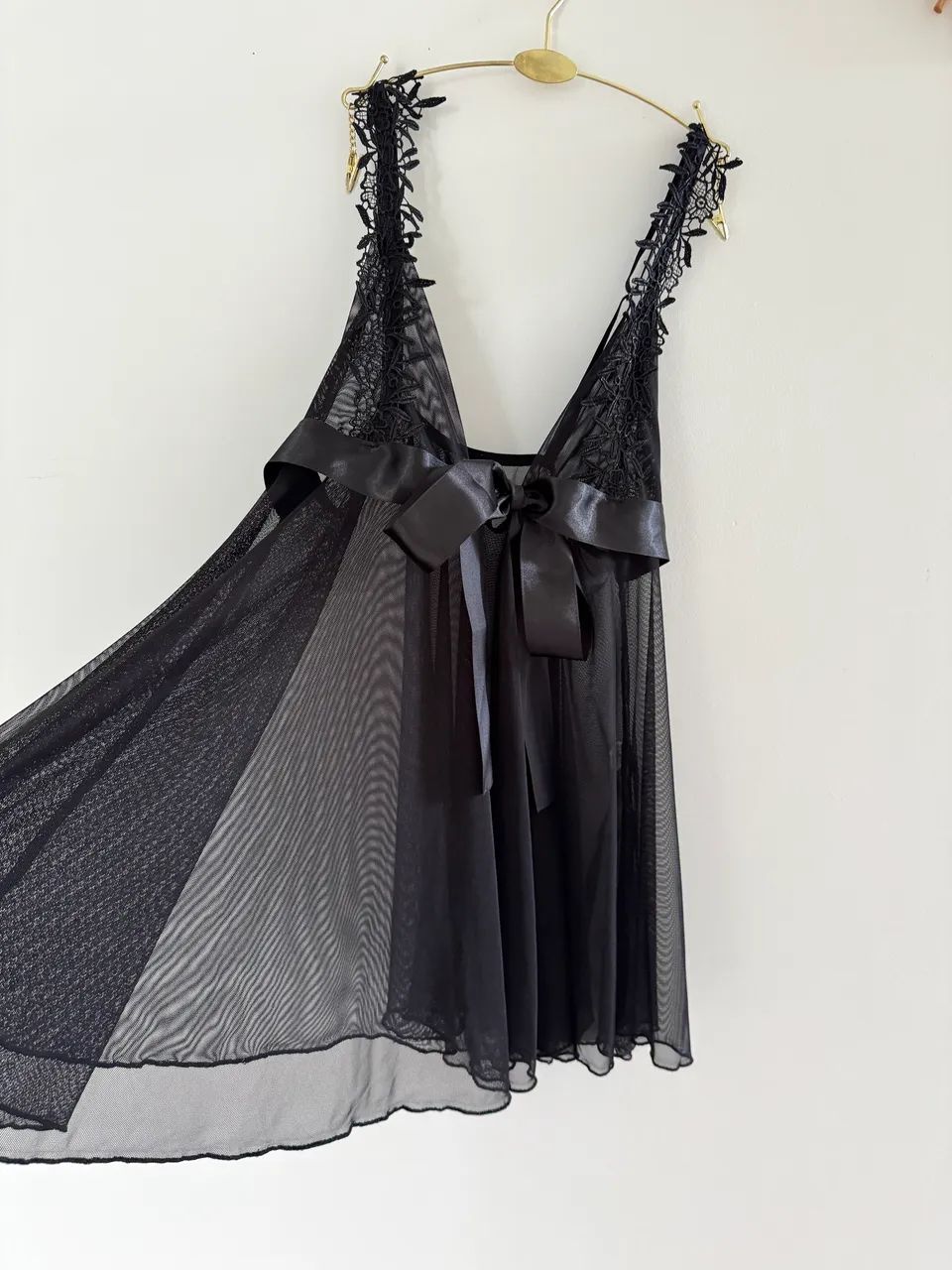 Camisola de renda nova com etiqueta 