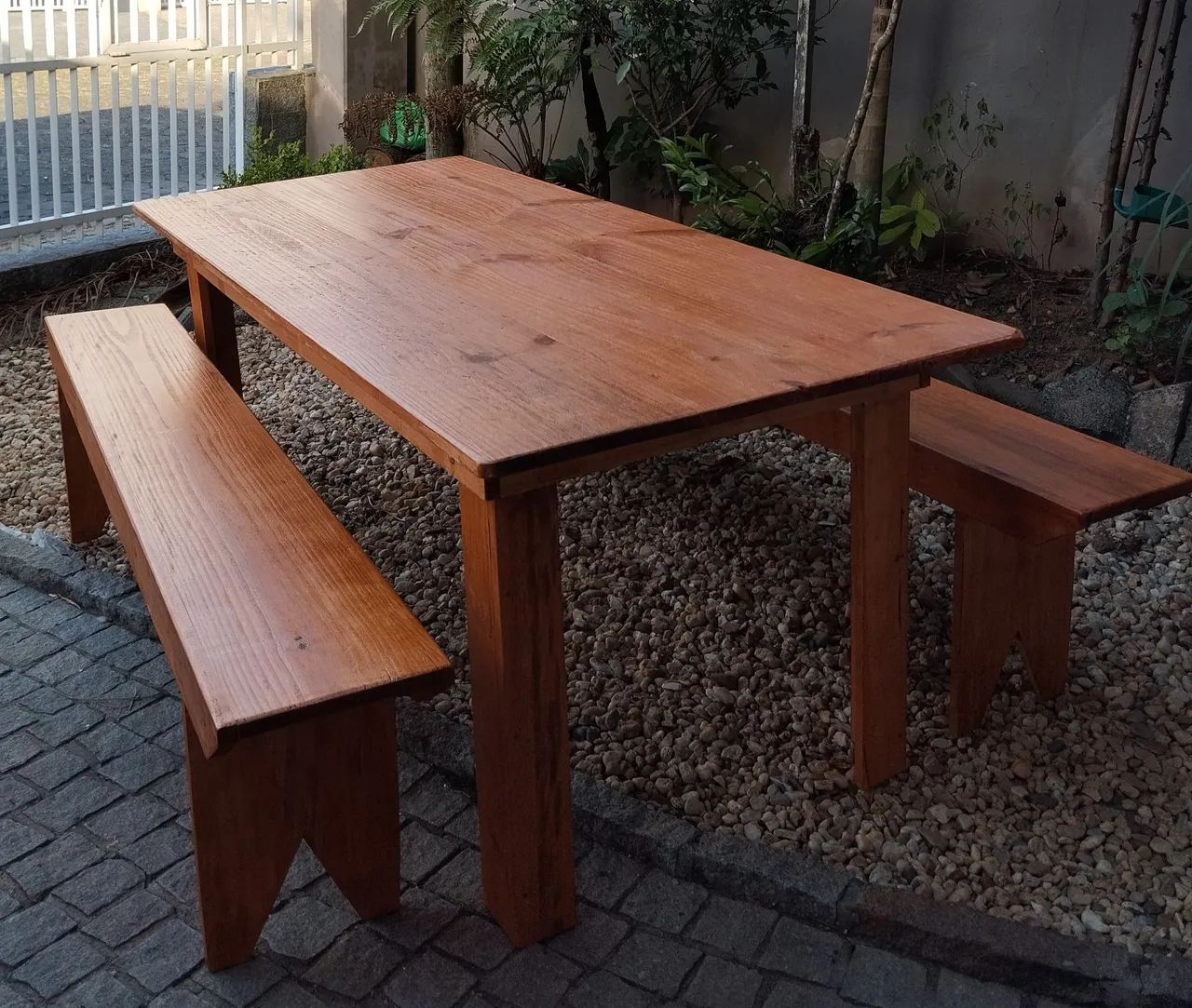 Conjunto de mesa e 2 bancos p/ churrasqueira e salão de festas  - Foto 3