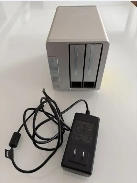 Servidor NAS - TerraMaster F210 - com 2 discos de 16 tb cada - Foto 5