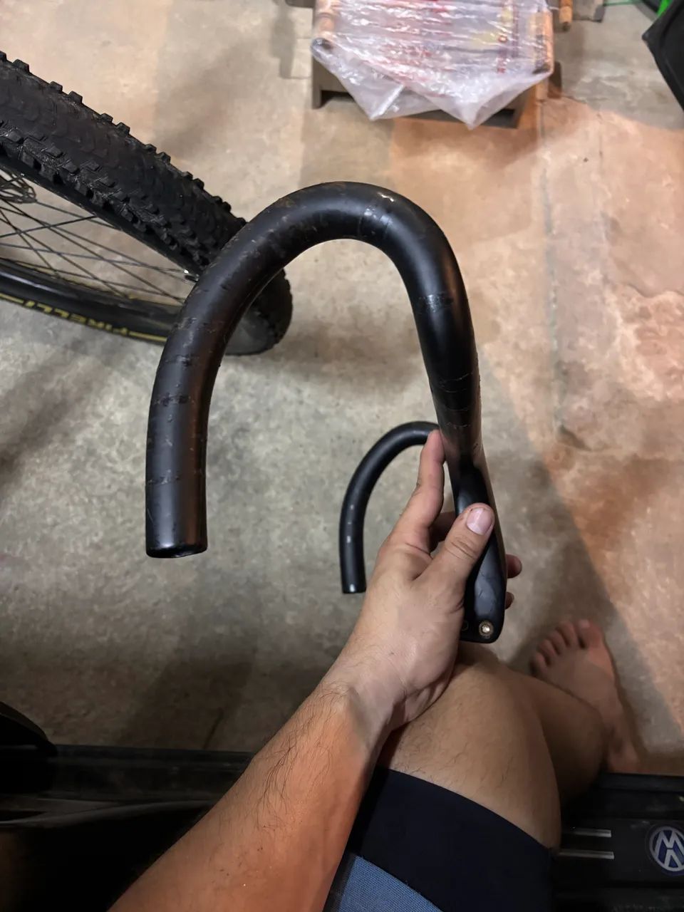 Vendo guidão de carbono integrado - Foto 2