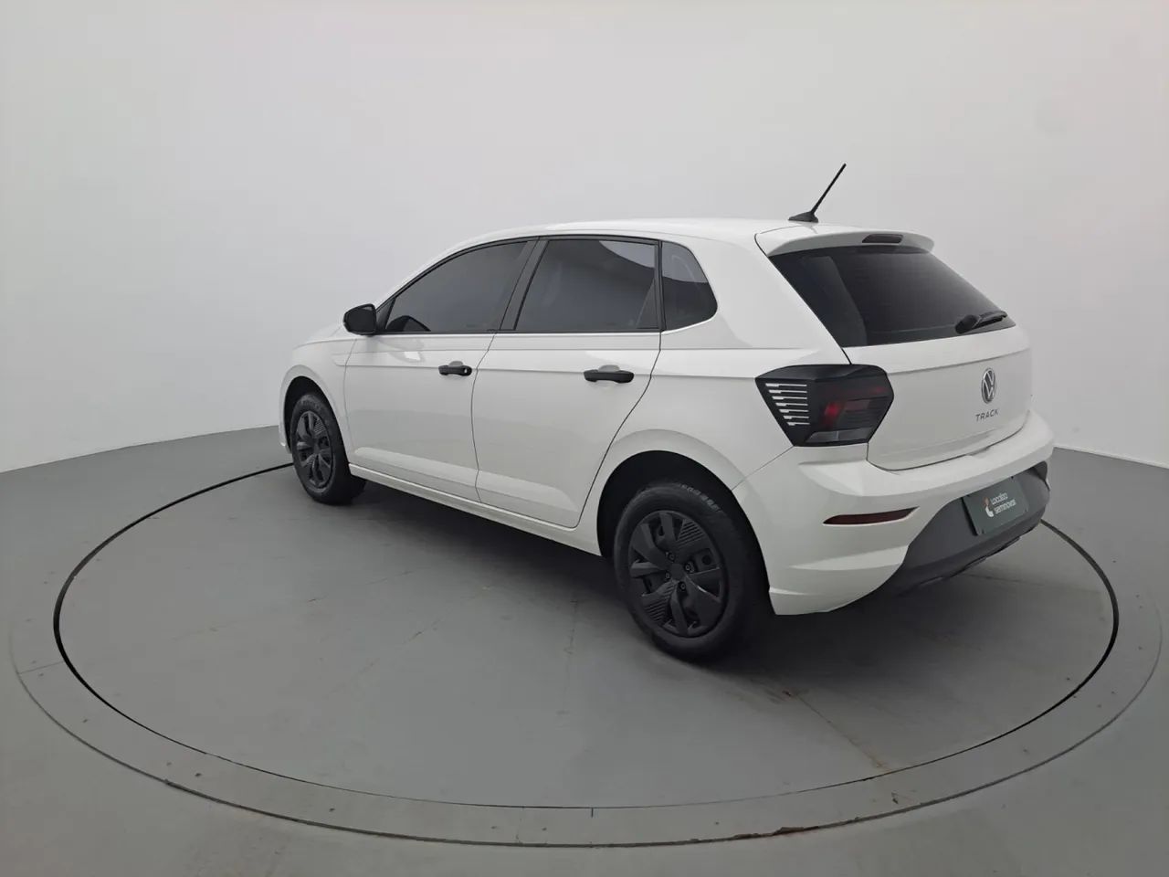 Volkswagen Polo Track 1.0 Flex 12V 5p, foto 3 de 18