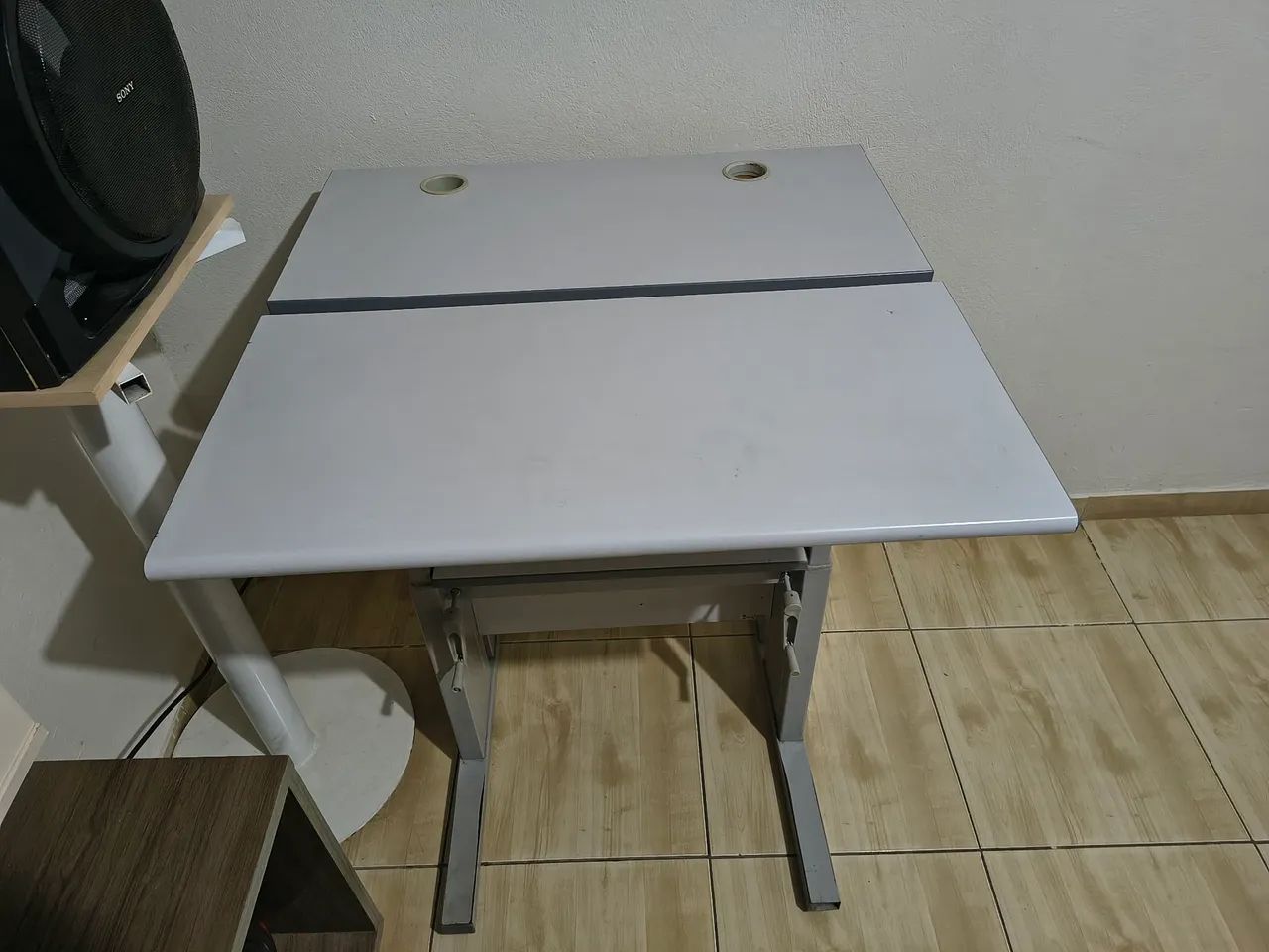 Mesa regulável 