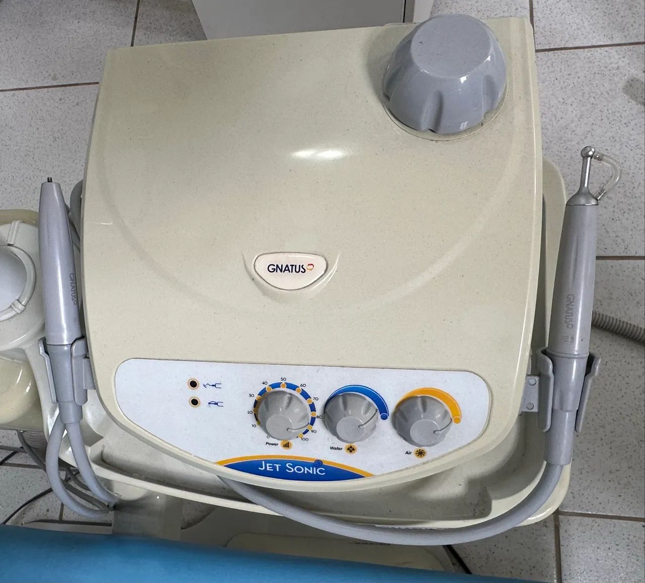 Ultrassom e jato de bicarbonato