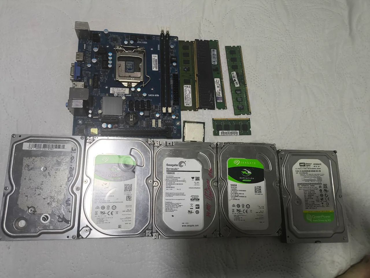 sucatas eletrônicas (não tenho como testar)468277914512271360