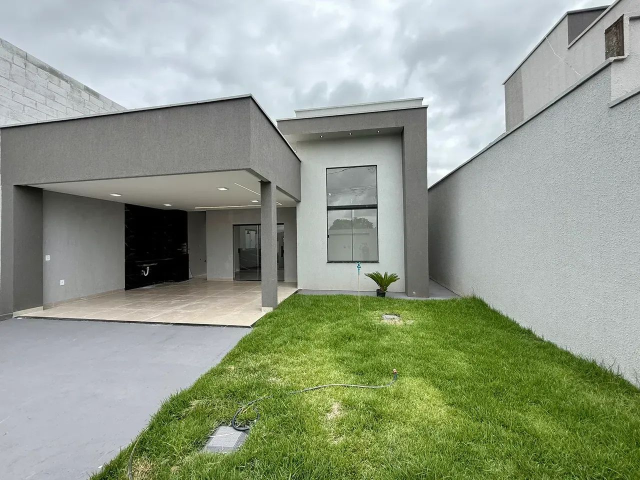 Casa NOVA sozinha no Lote - 3km da UFG Campus Samambaia