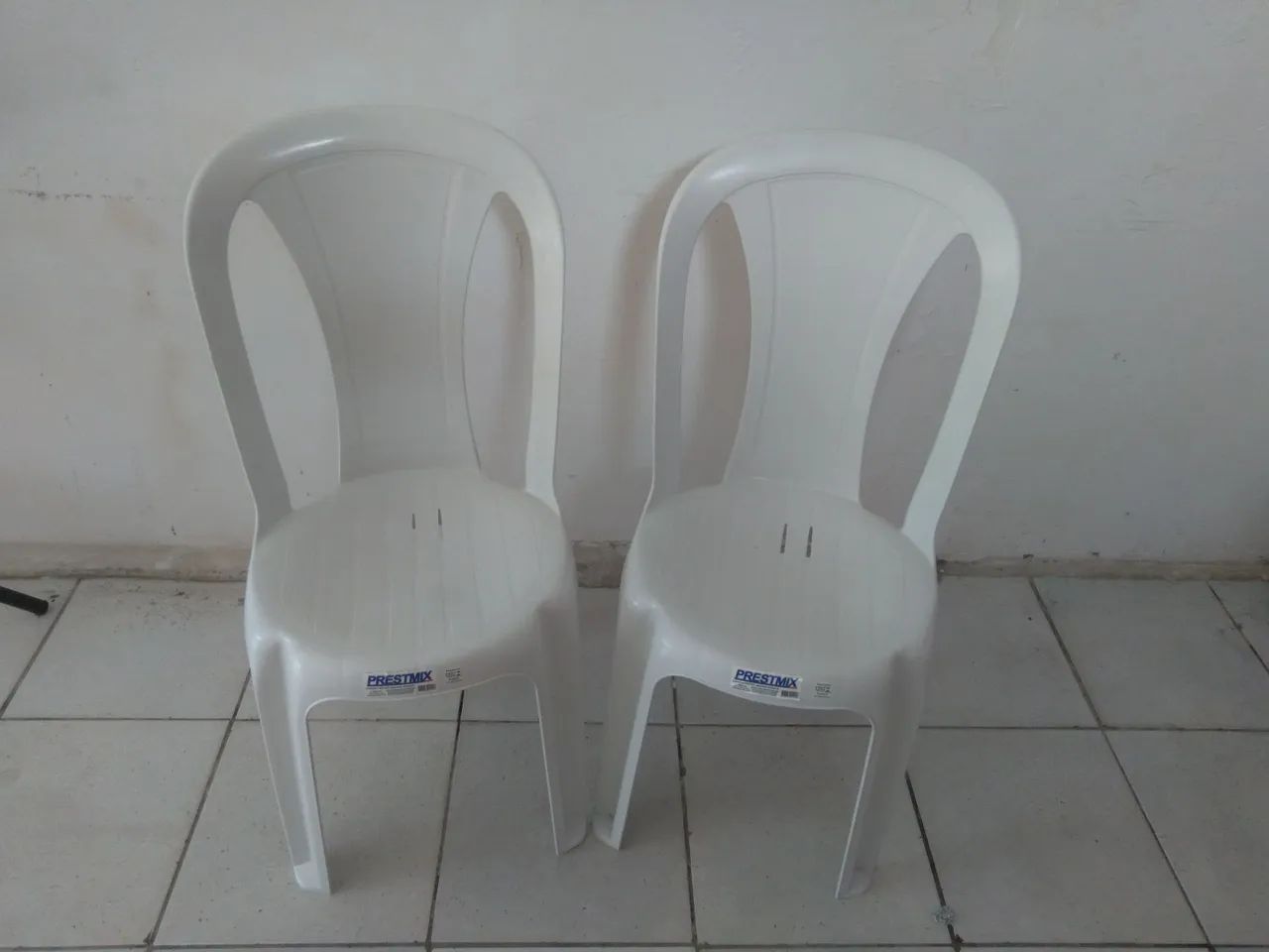 Cadeira plástica 