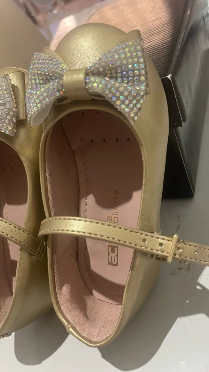 Sapato dourado