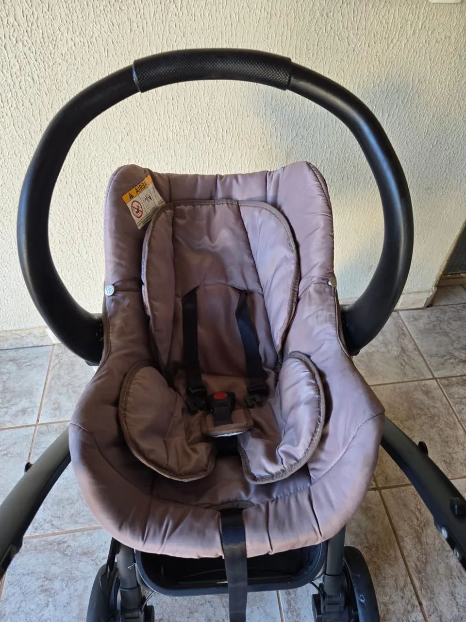 Carrinho de bebê e bebê conforto - Foto 2