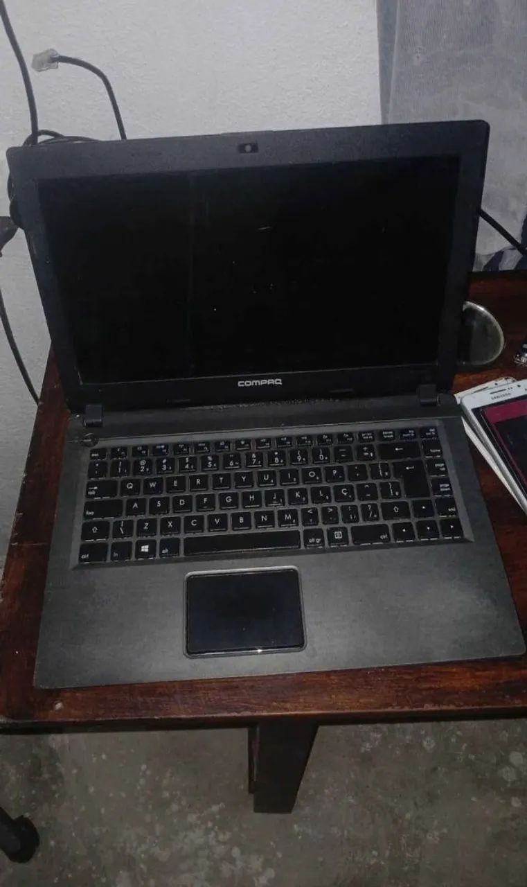 Notebook compaq (quebrado)