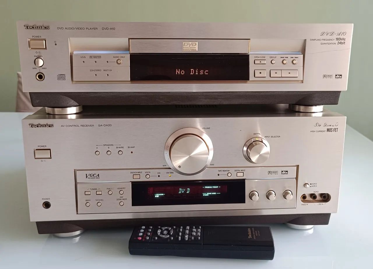 Receiver AV Technics SA-DA20 e Player de Áudio/Vídeo Technics DVD-A10