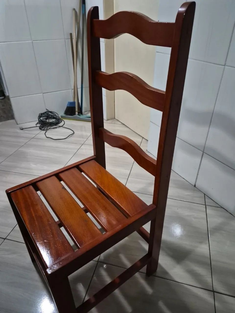 Mesa de madeira maciça  - Foto 4