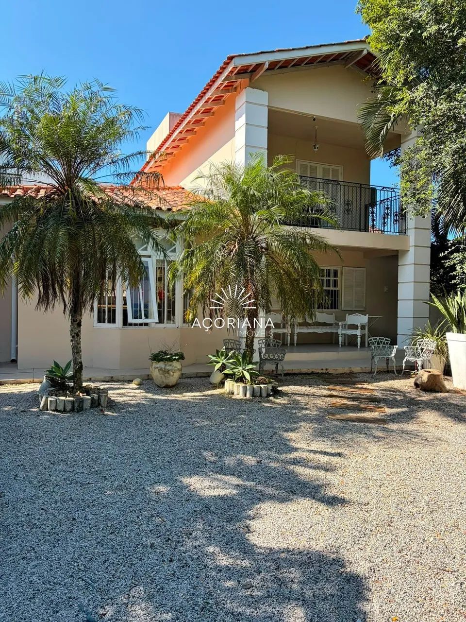 Casa Mobiliada com Piscina e 5 Quartos para Locação no Campeche