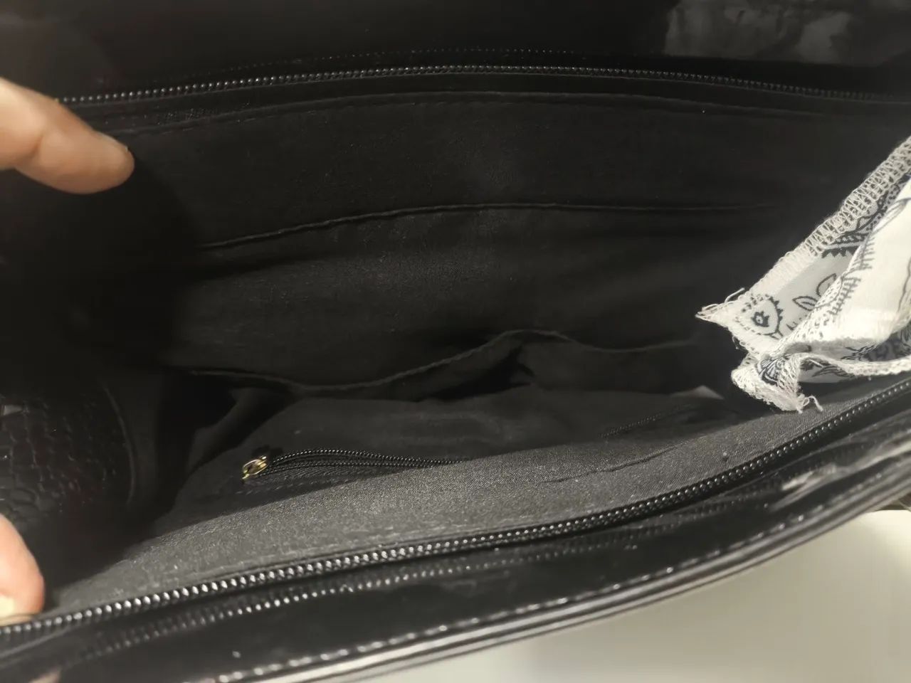 Bolsa preta de mao - Foto 3