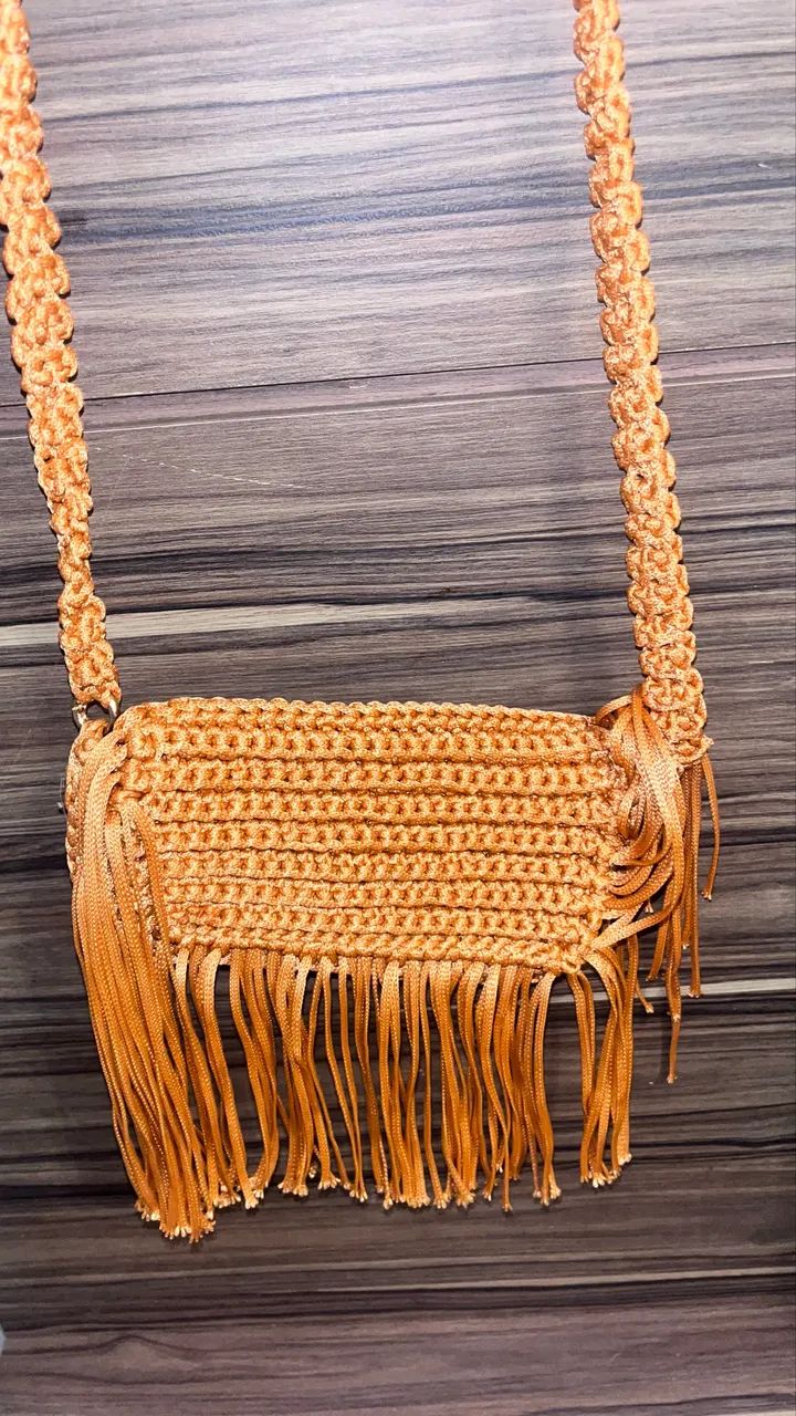 Bolsa de crochê caramelo com franjas - Foto 4