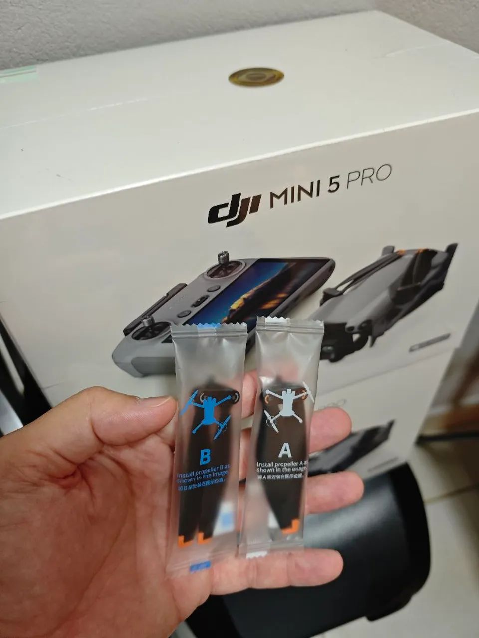 Par de Hélices Drone Dji Mini 5 Pro - Novos e Originais - Foto 3