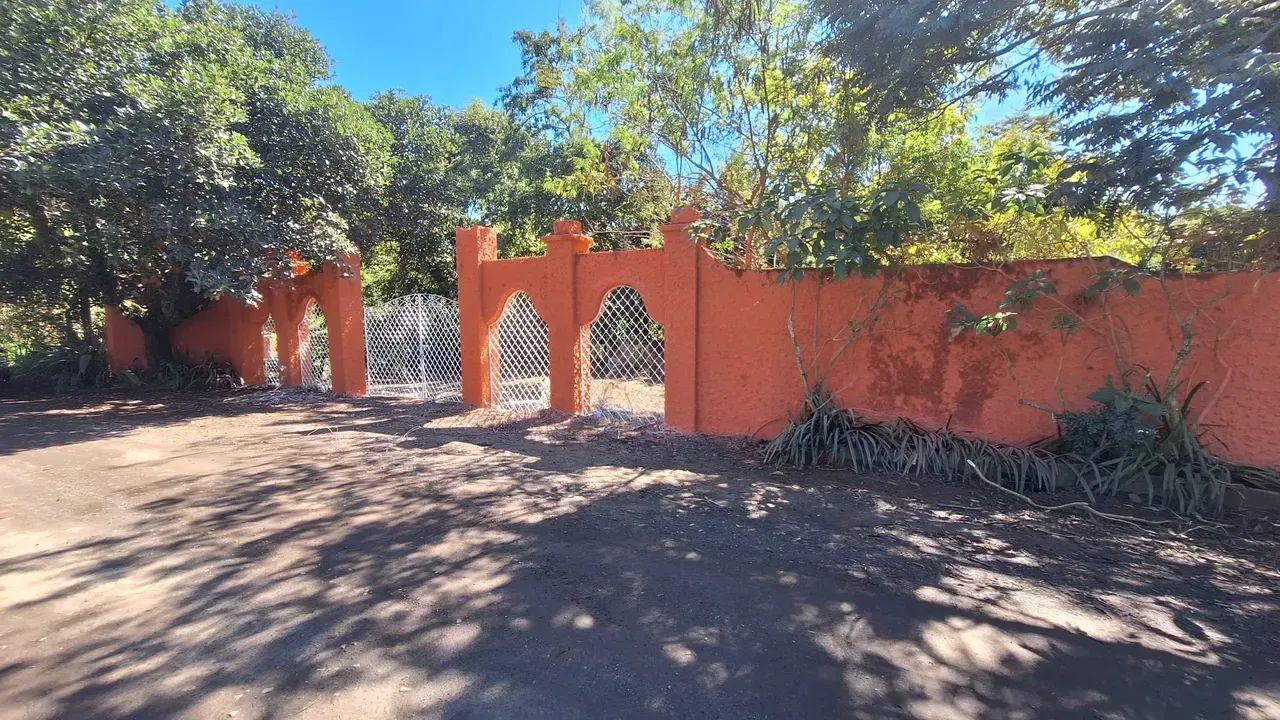 Alogo Chácara em Sousas