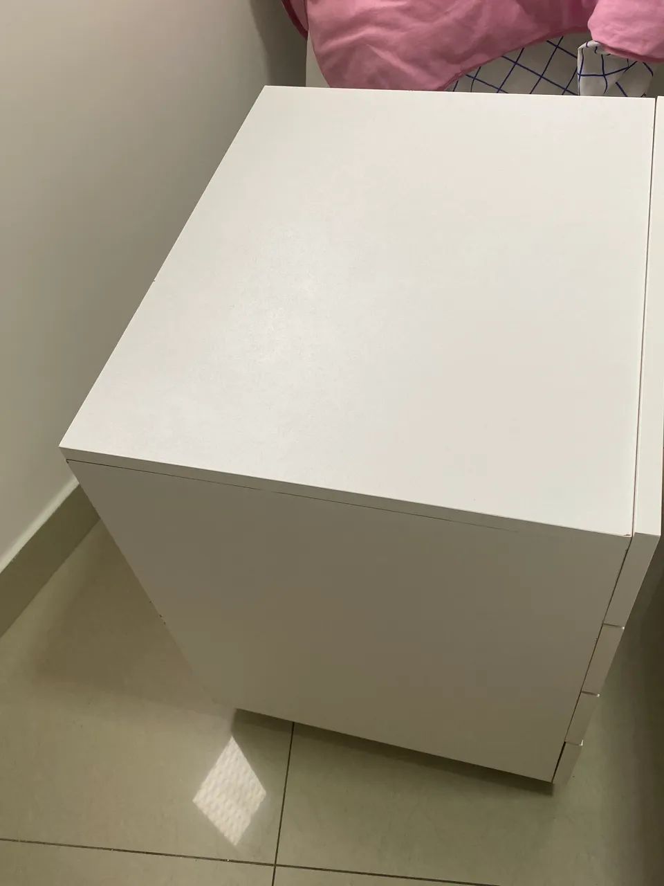 Criado mudo com 4 gavetas - Foto 4