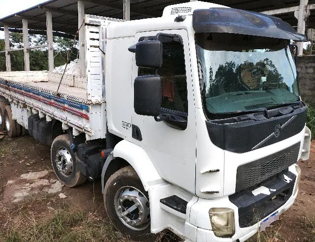 Aproveite Caminhão Volvo VM 330 Bitruck 8x2R Ano 2013 - Foto 3