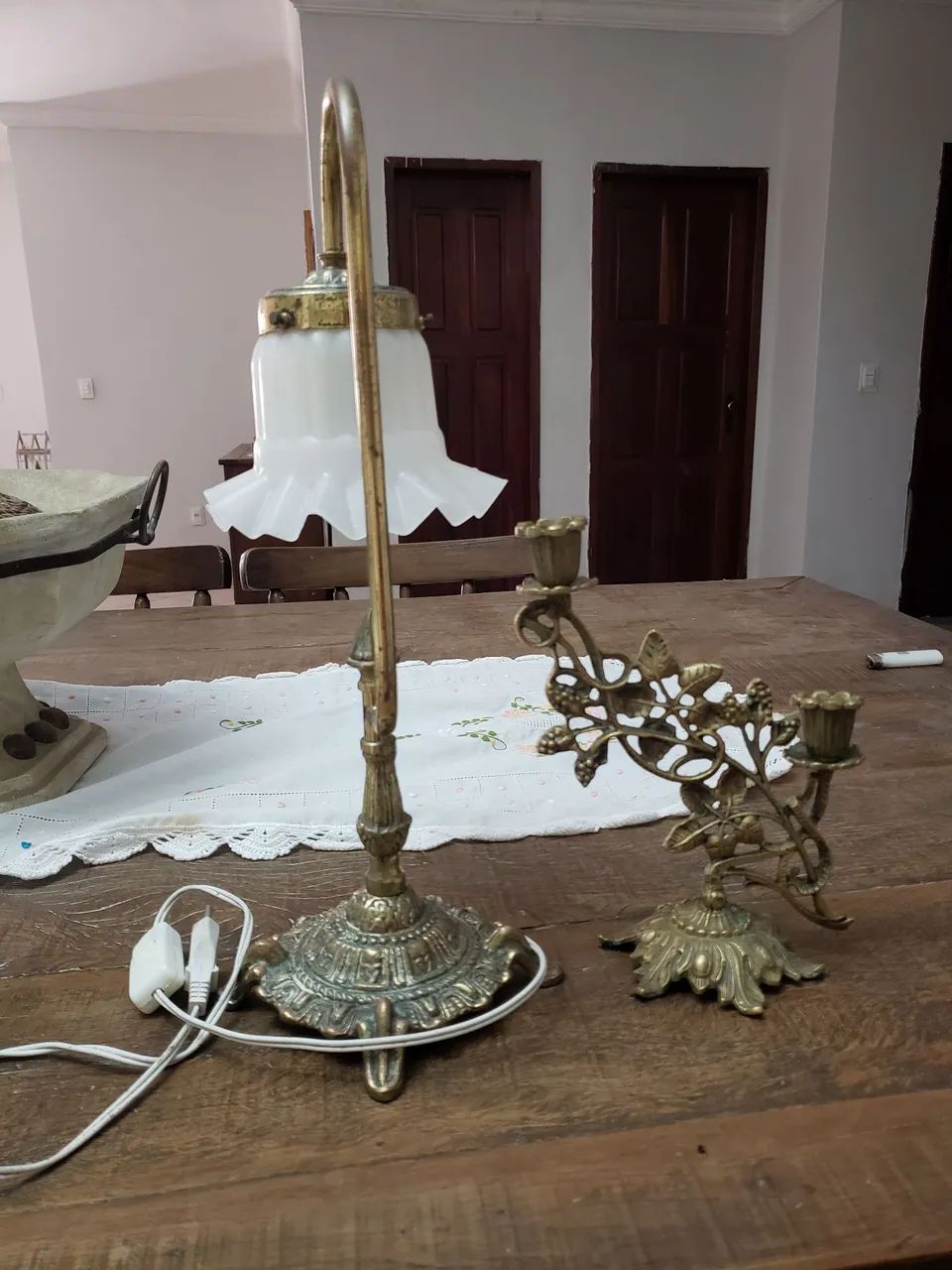 Luminária e candelabro em bronze - Foto 2