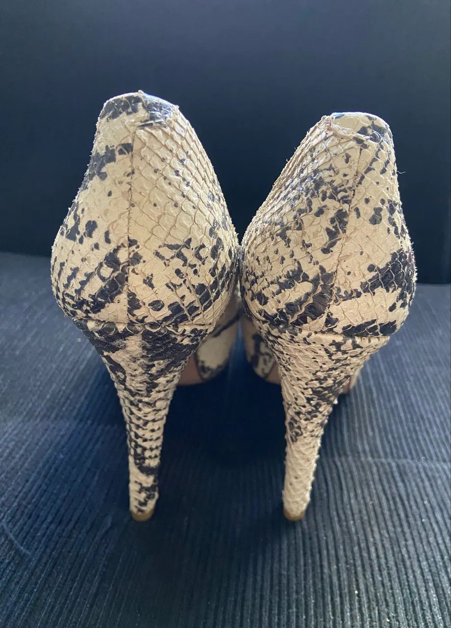 Sapato Couro Cobra Schutz - Foto 4