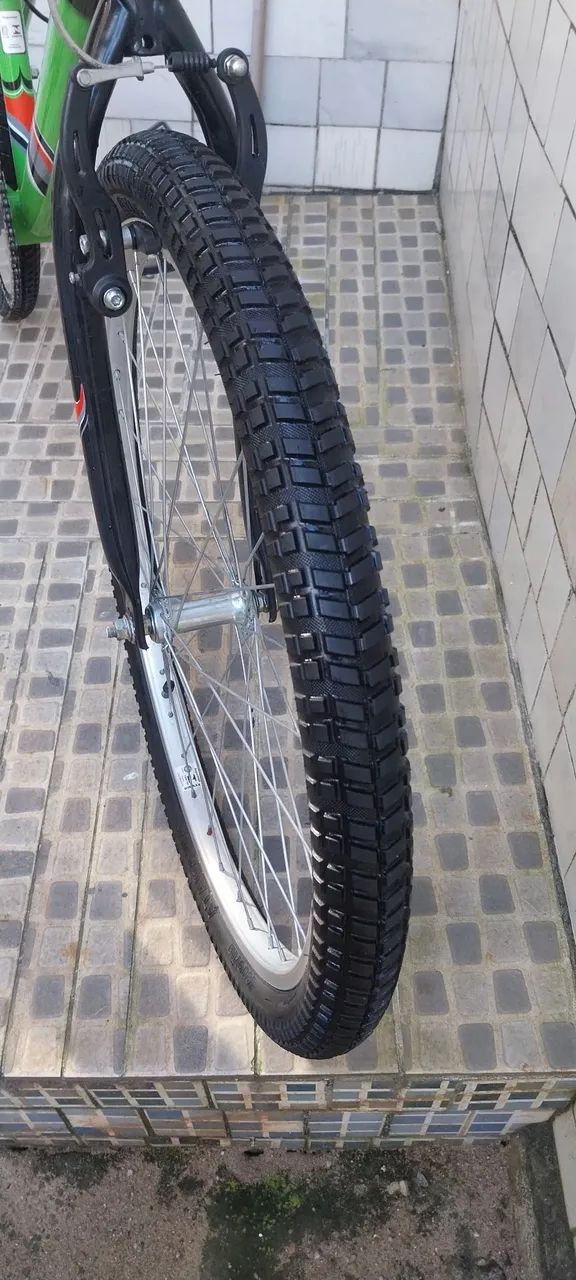 Bicicleta aro 24 semi nova  - Foto 4