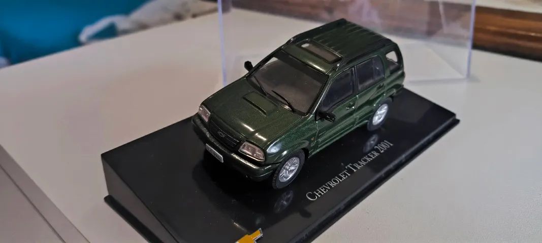 Miniatura Chevrolet Tracker 2001 1-43 - Foto 2