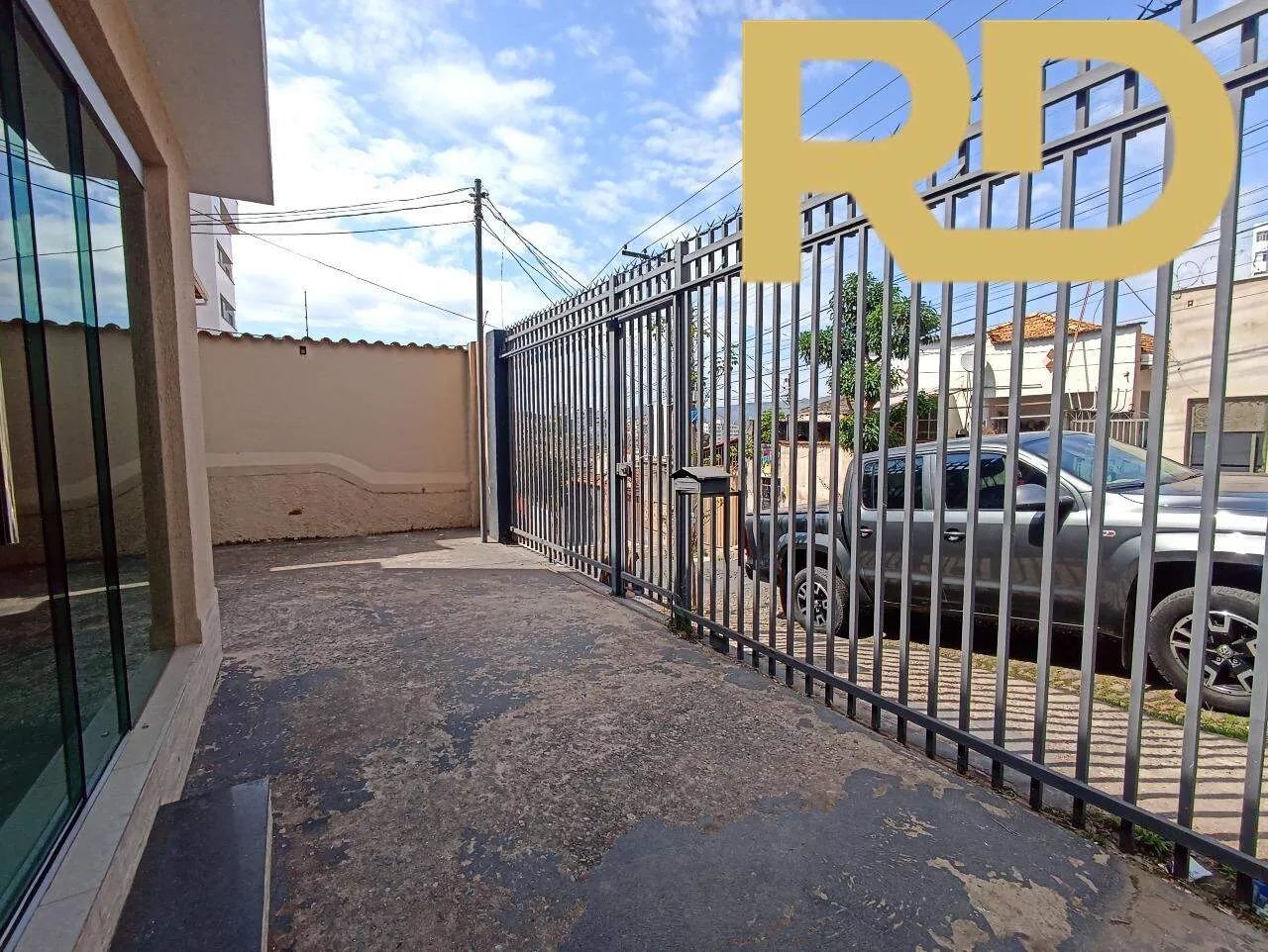 Casa Comercial de 06 quartos e 02 vagas - Foto 4