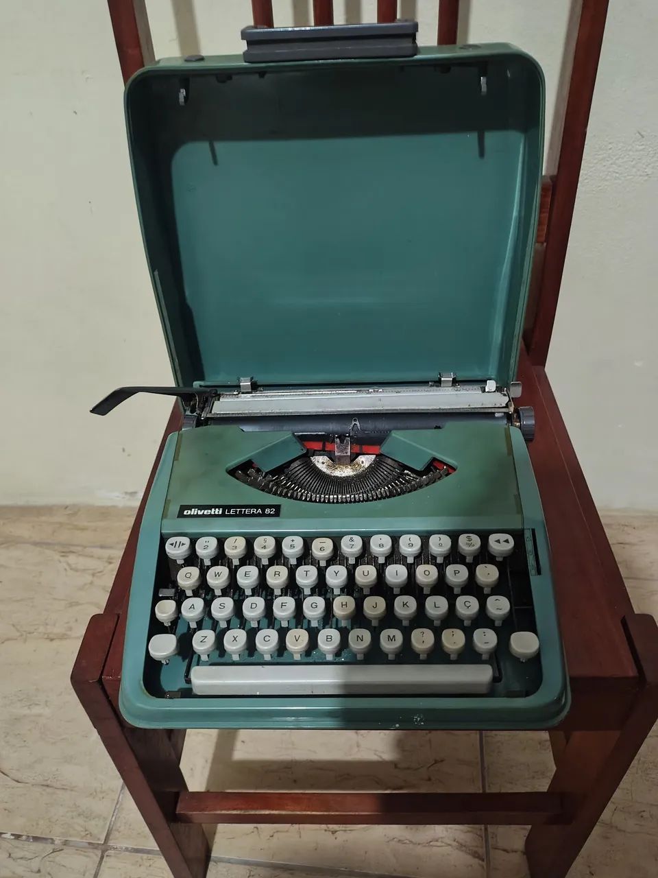Máquina de datilografia relíquia  - Foto 3