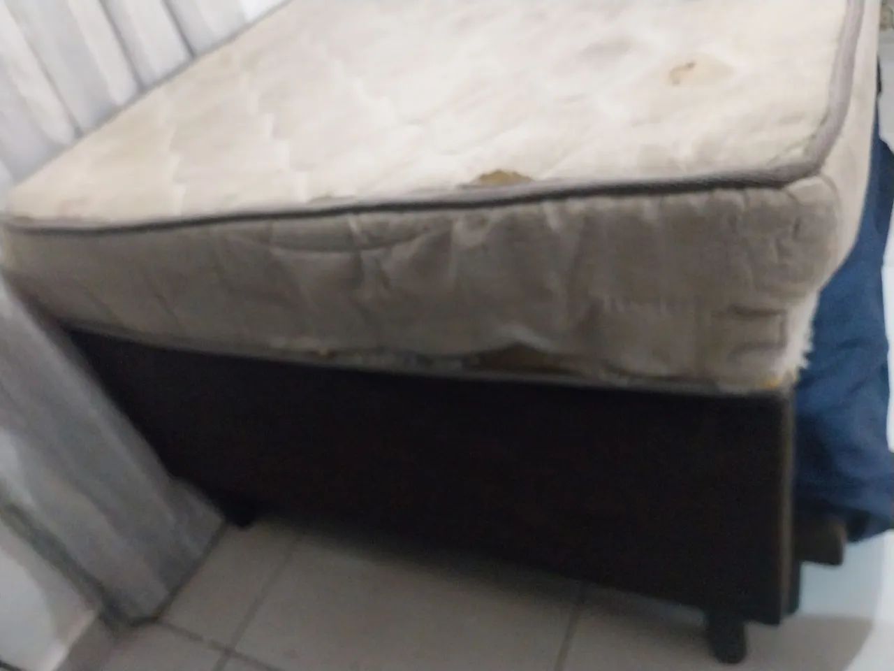 Cama box solteiro com colchão usada - Foto 3