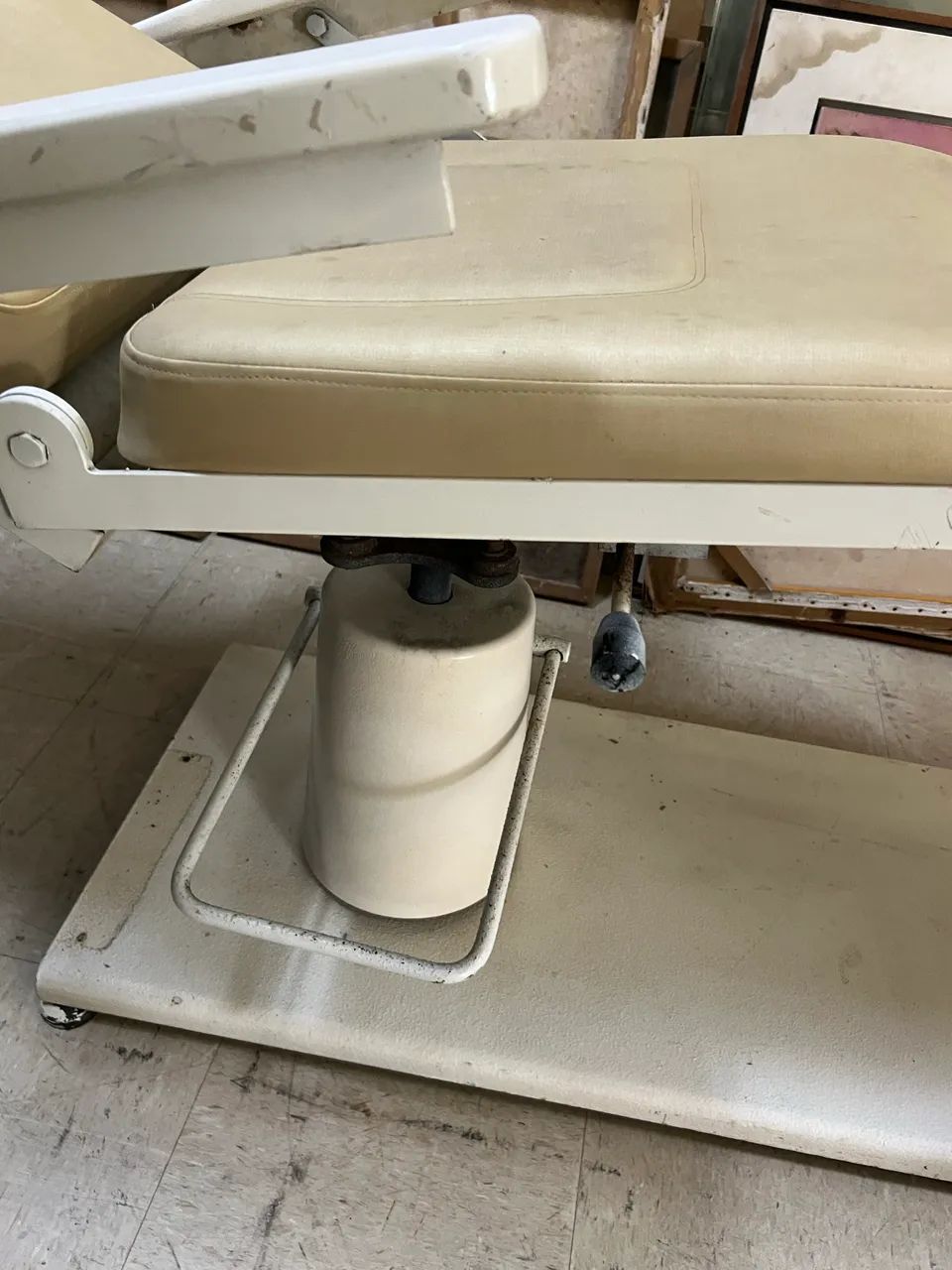 Cadeira podologia/estetica - Foto 4